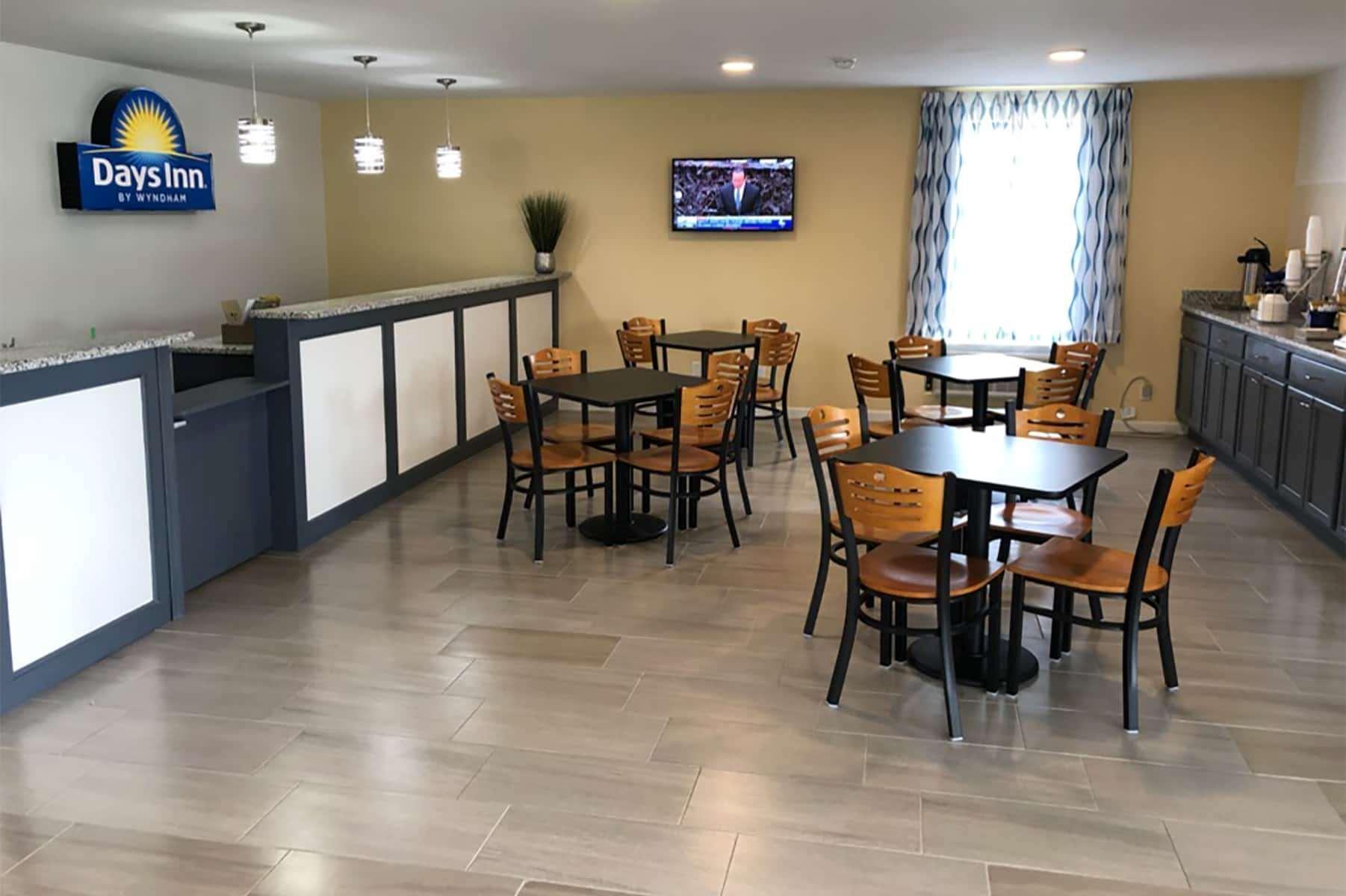 Days Inn By Wyndham Cape Carteret Near Emerald Isle Exterior photo